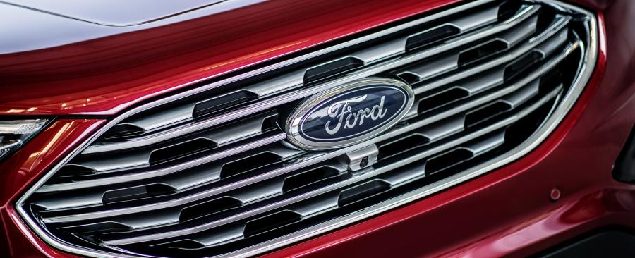 Детали экстерьера Ford Edge Titanium 2018 года  (NA) (фото 3 из 29)